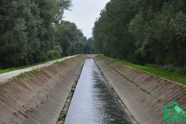 کانال انتقال آب